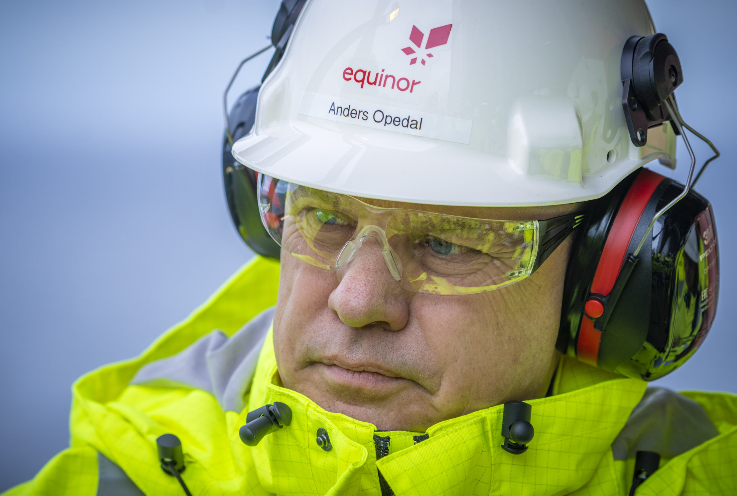 Konsernsjef i Equinor Anders Opedal seier helikopterulykka onsdag er djupt tragisk, og at hans tankar går til dei som er ramma. Foto: Ole Berg-Rusten / NTB / NPK