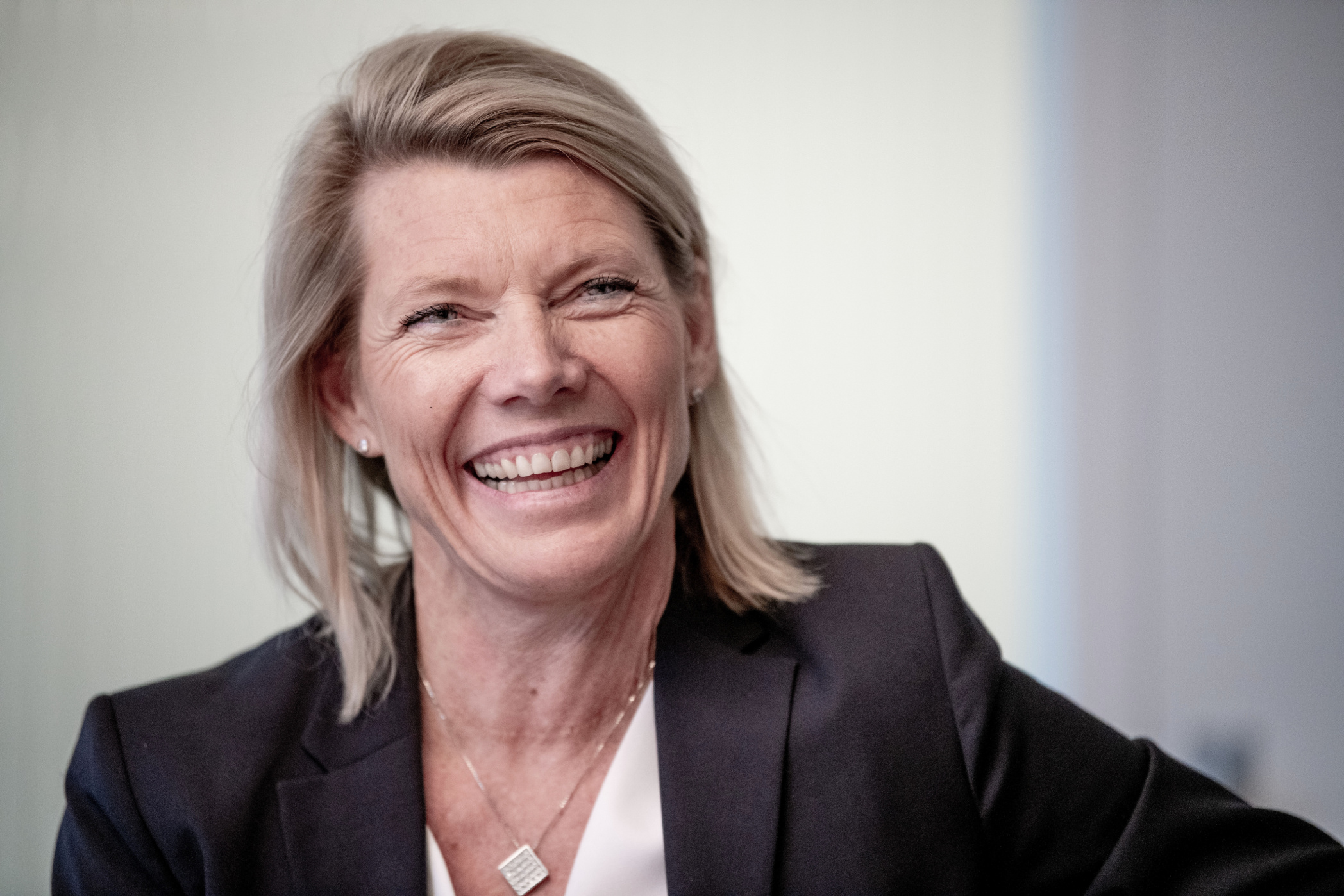 – Dette er jo Norges mest spennende jobb, det et privilegium å få lede en bedrift som sitter så sentralt inn i det som betyr så mye for så mange, sier DNB-sjef Kjerstin Braathen. Foto: Gorm K. Gaare.