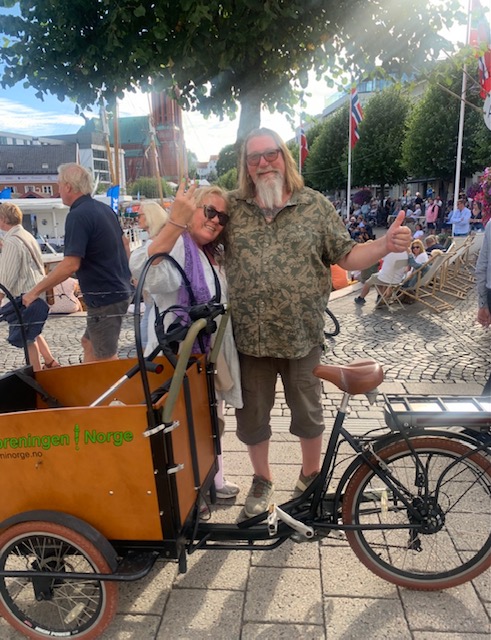 Rune Olsgaard og hans Trude med cbd-sykkel.