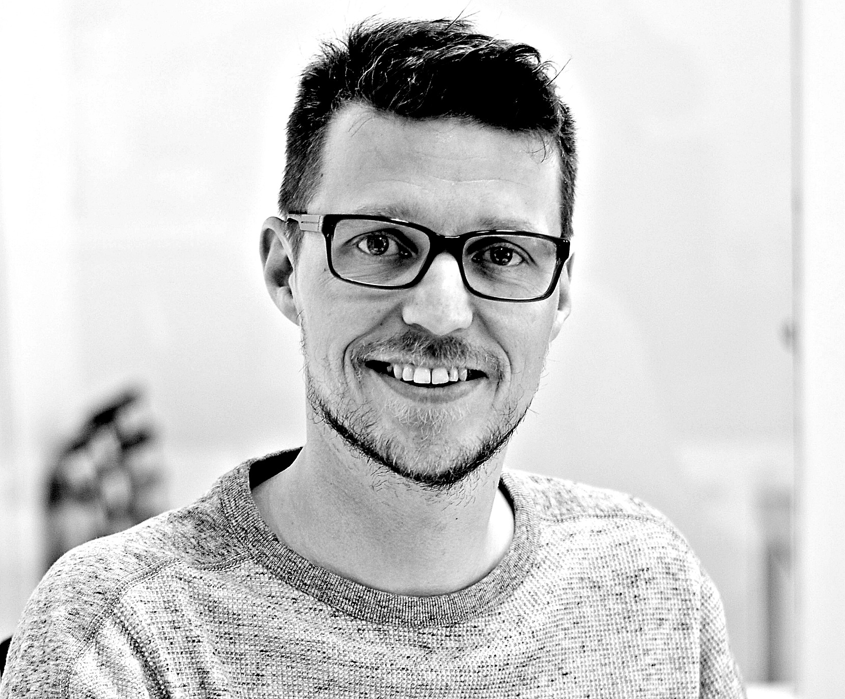 Jo Christian Oterhals i Treo AS holder fast ved fotoforbedringsprogrammet Snapseed. Dette bildet er behandlet med Picmonkey. Foto: Gard Michalsen, Medier24.com