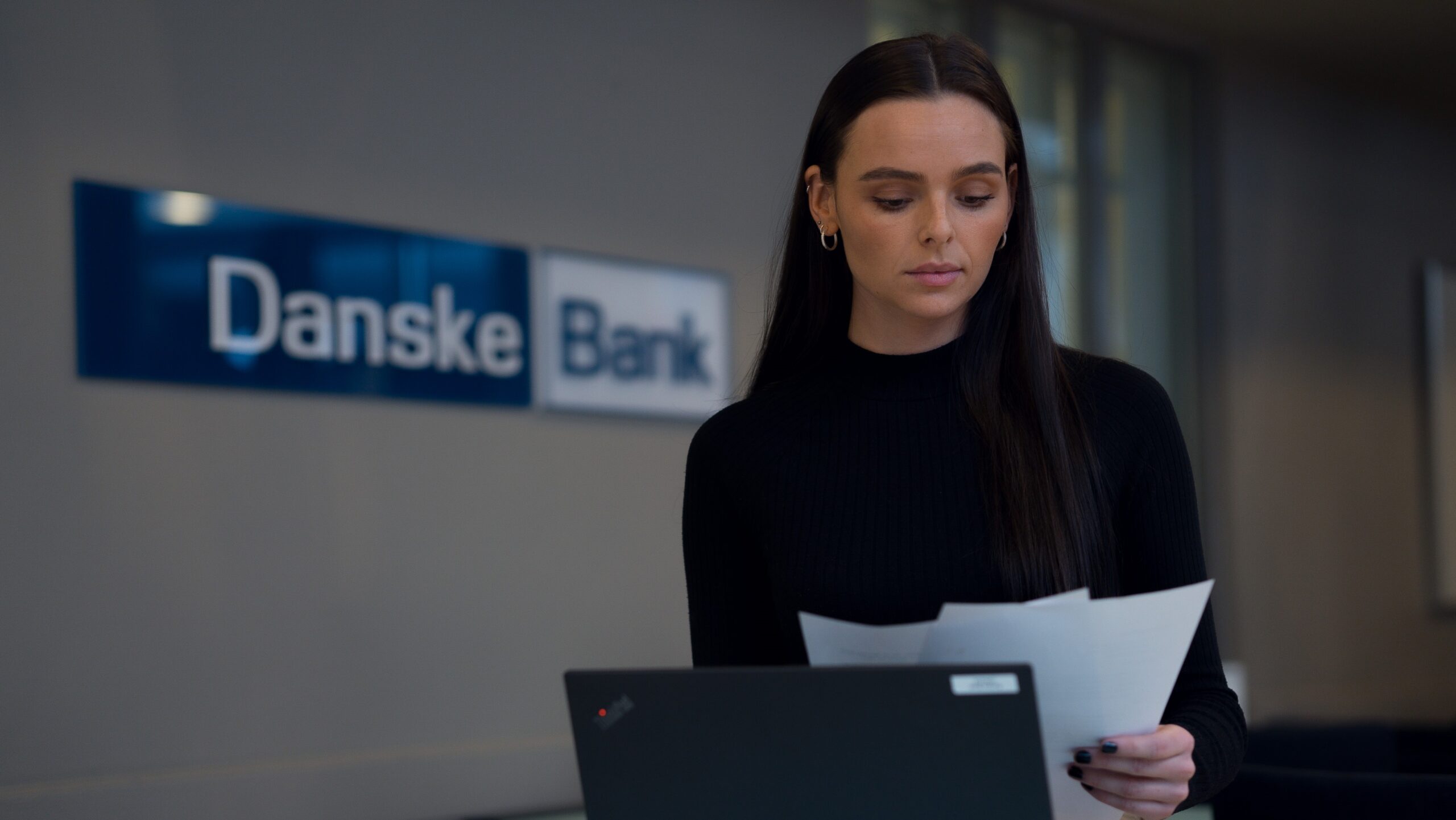 Mange har et løst forhold til hvem en deler PIN-koder med, ifølge svindeljeger Ingrid Grav. Foto: Danske Bank.