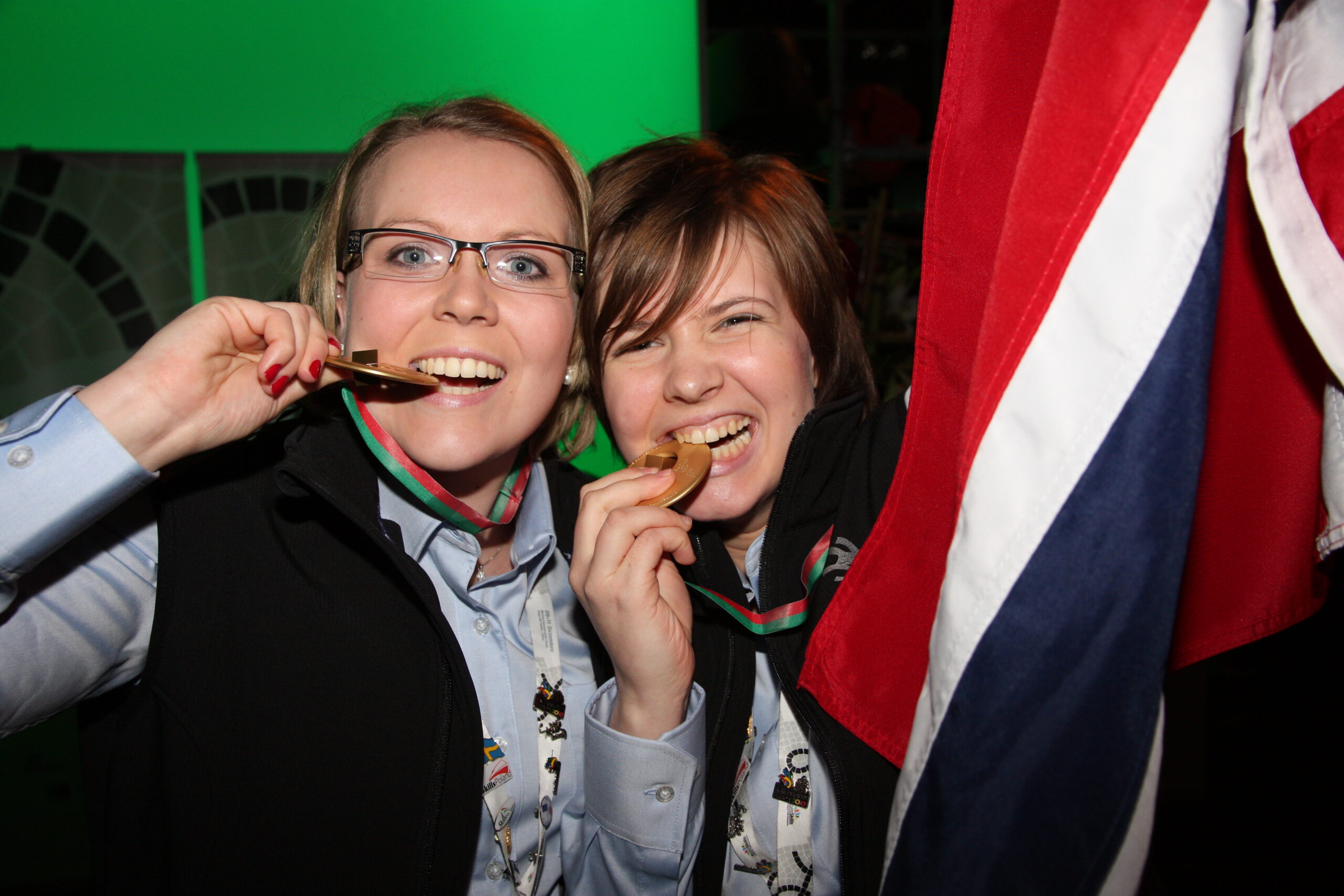Blomsterdekoratørene Carina Enger og Marit Iren Mythe fra Oslo gikk til topps i Europamesterskapet i yrkesfag. Foto: Tone Buene, NHO