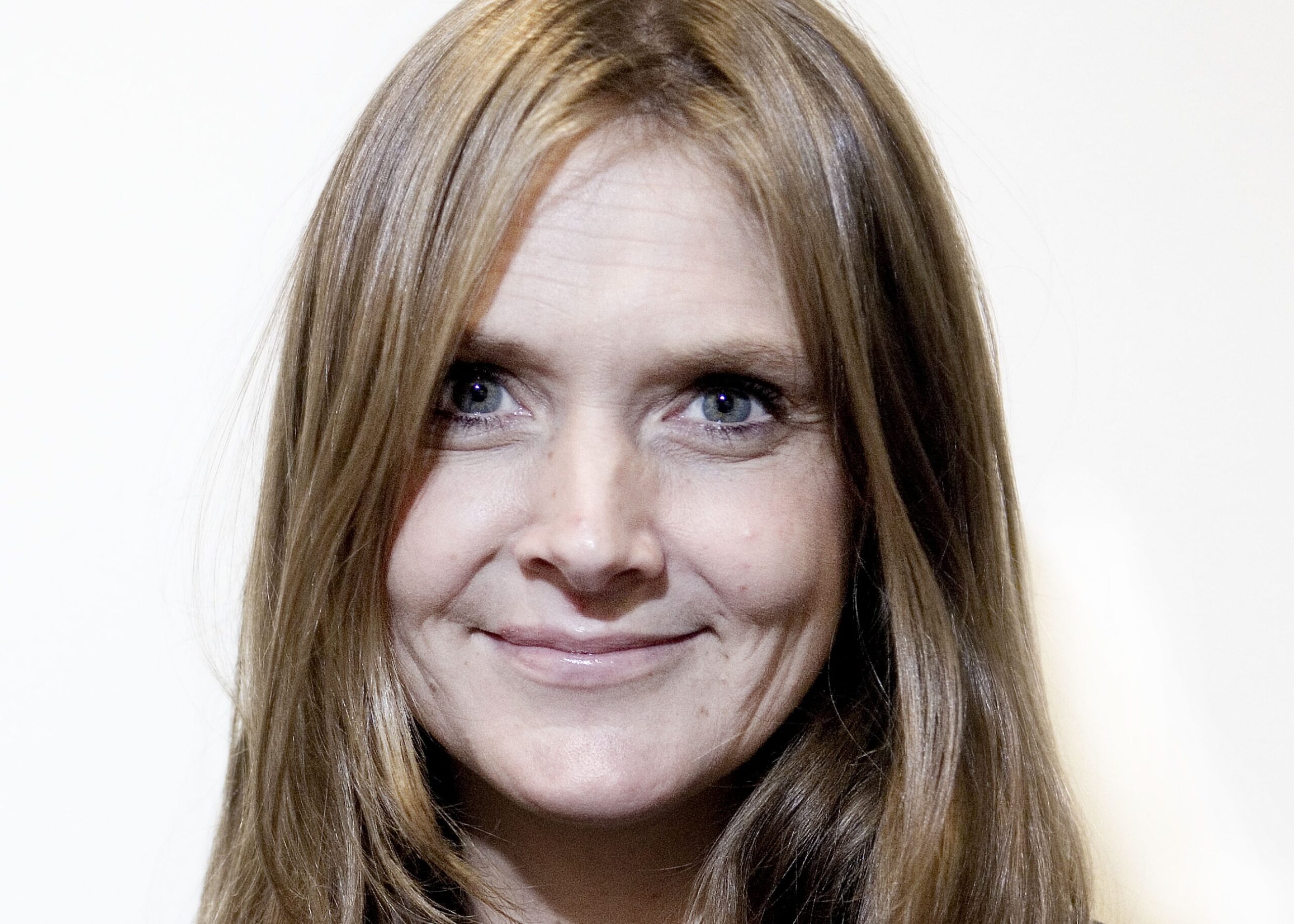 Henriette Hedløv er glad for å ikke bli tatt for sniking med flatt batteri på mobilen.