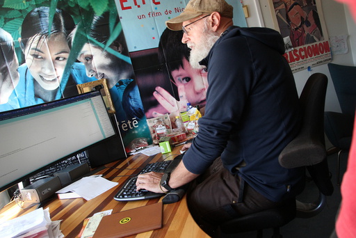 Erlend Loe fortel at han sjeldan har heile historia klar for seg når han set seg ned for å skrive på ei ny bok. Foto: Kjell Åsmund Sunde/ NPK