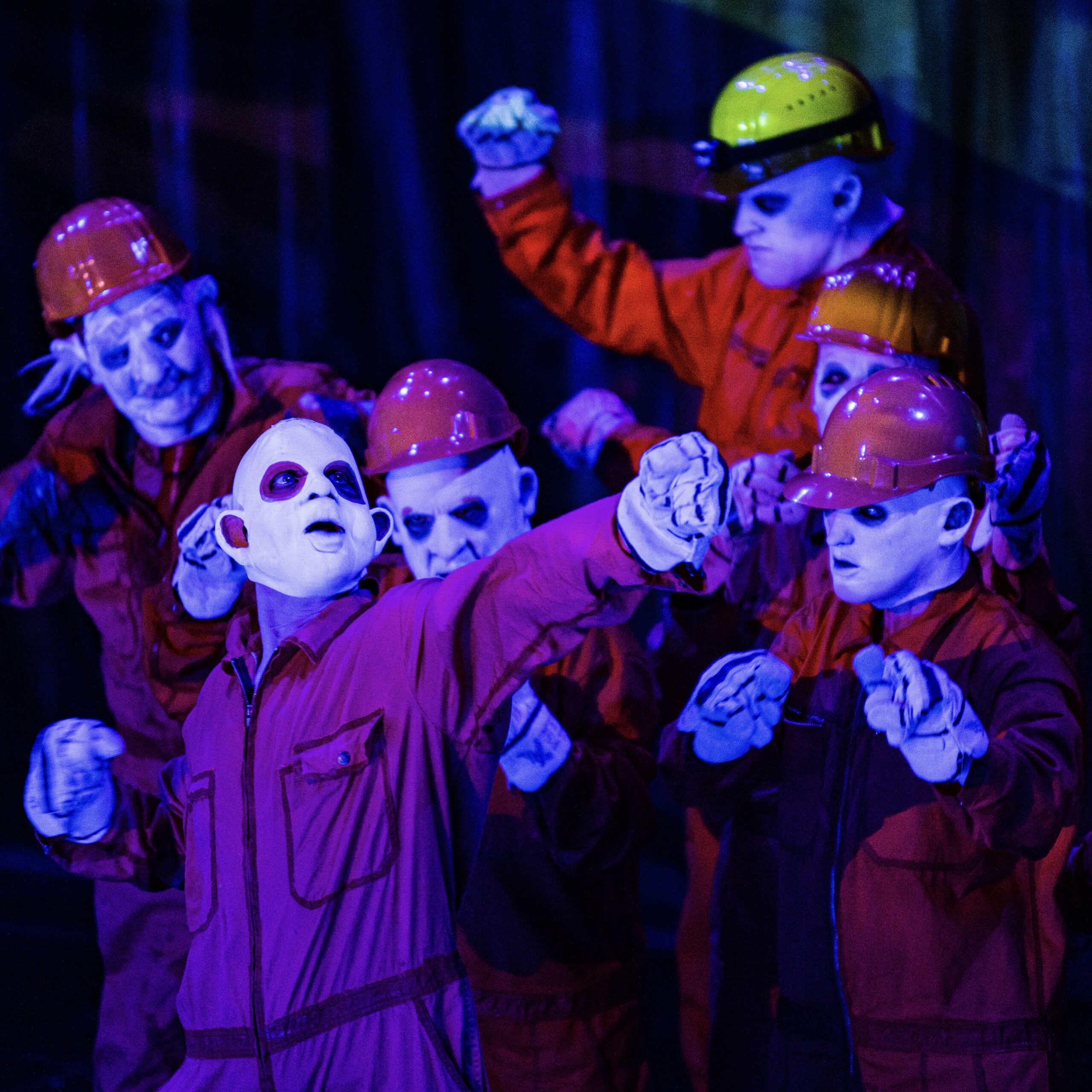Vinge Müller rundjuler publikum med sin versjon av Byggmeister Solness på Det Norske Teatret. Foto: Det Norske Teatret.