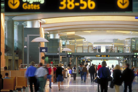 Oslo Lufthavn AS vil i gang med utbygging som nesten vil doble arealet, og øke omsetningen tilsvarende.