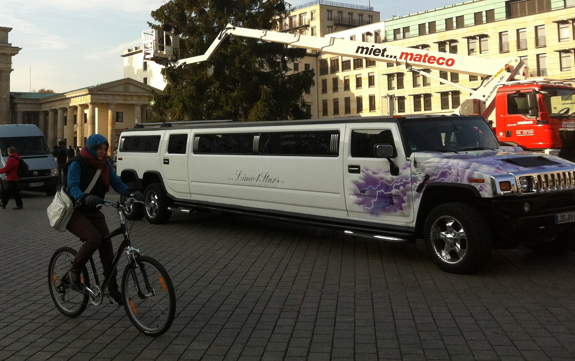 Sykkel eller limo? Valget er ditt! Foto: Dag Yngland