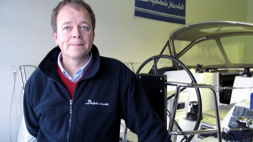 Petter Antonsen driver Blue Peter i Son, og selge Delphia og Benetau-båter. Han og kompanjongen syntes det ble for dyrt å ha båter på Sjøen for alle, og investerte heller i en permanent seilbåtutstilling i Son. Foto: Petter Wang