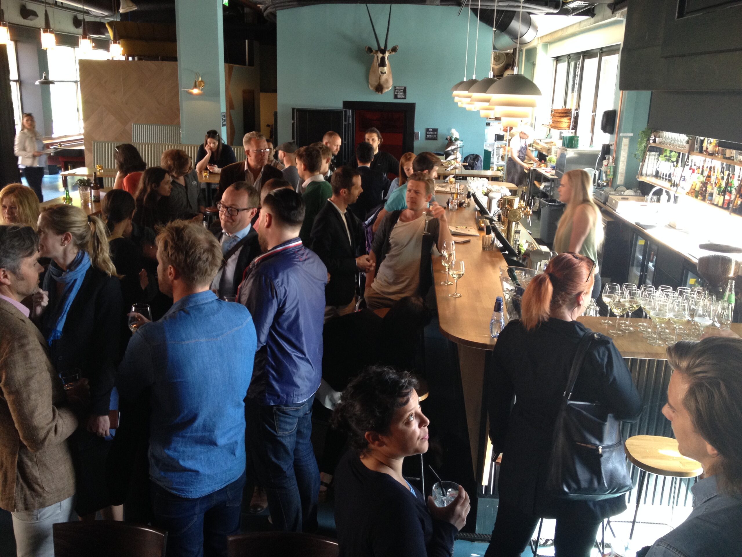 Entrepreneurs mingle in a Tøyen music club with representatives of the Oslo Innovation Embassy and The Trampery in Hackney, London.