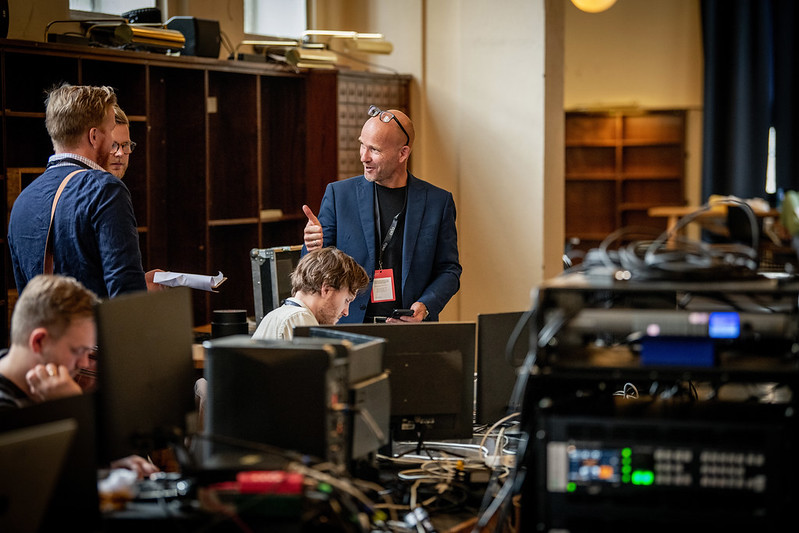 Gaute Hagerup, centre, is the CEO at Oslo Business Region, organizing the annual Oslo Innovation Week. Photo: Gorm K. Gaare.