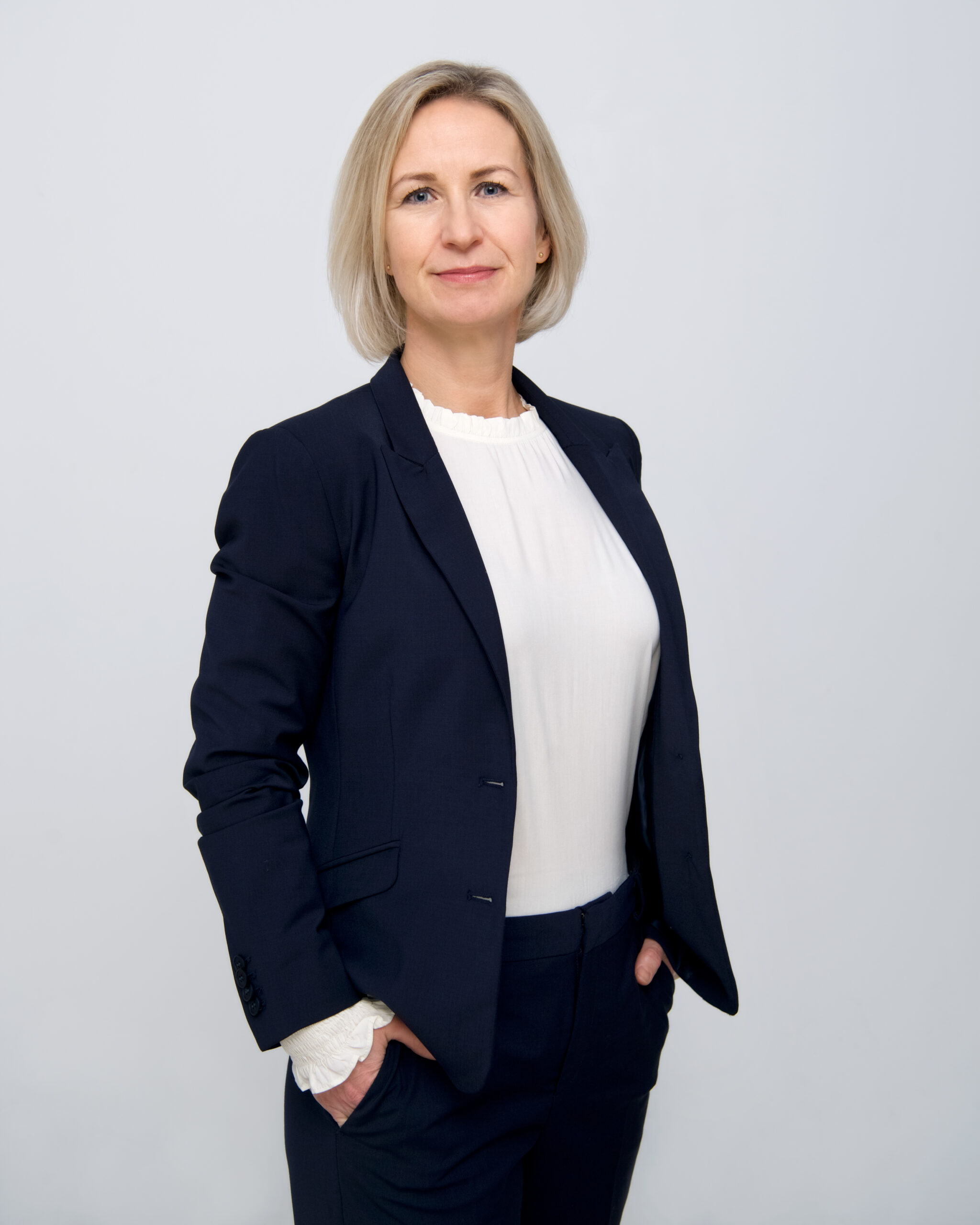Direktør Margit Mellingen ved Distriktssenteret seier at det framleis er mange kommunar som opplever at innbyggarane deira flyttar til meir sentrale strok. I ein rapport svarar bygdeungdom at noko av det som skal til for at dei blir verande er natur, kjennskap til lokalmiljøet og høve til å eiga eigen bustad. Foto: Kolonihagen / Distriktssenteret