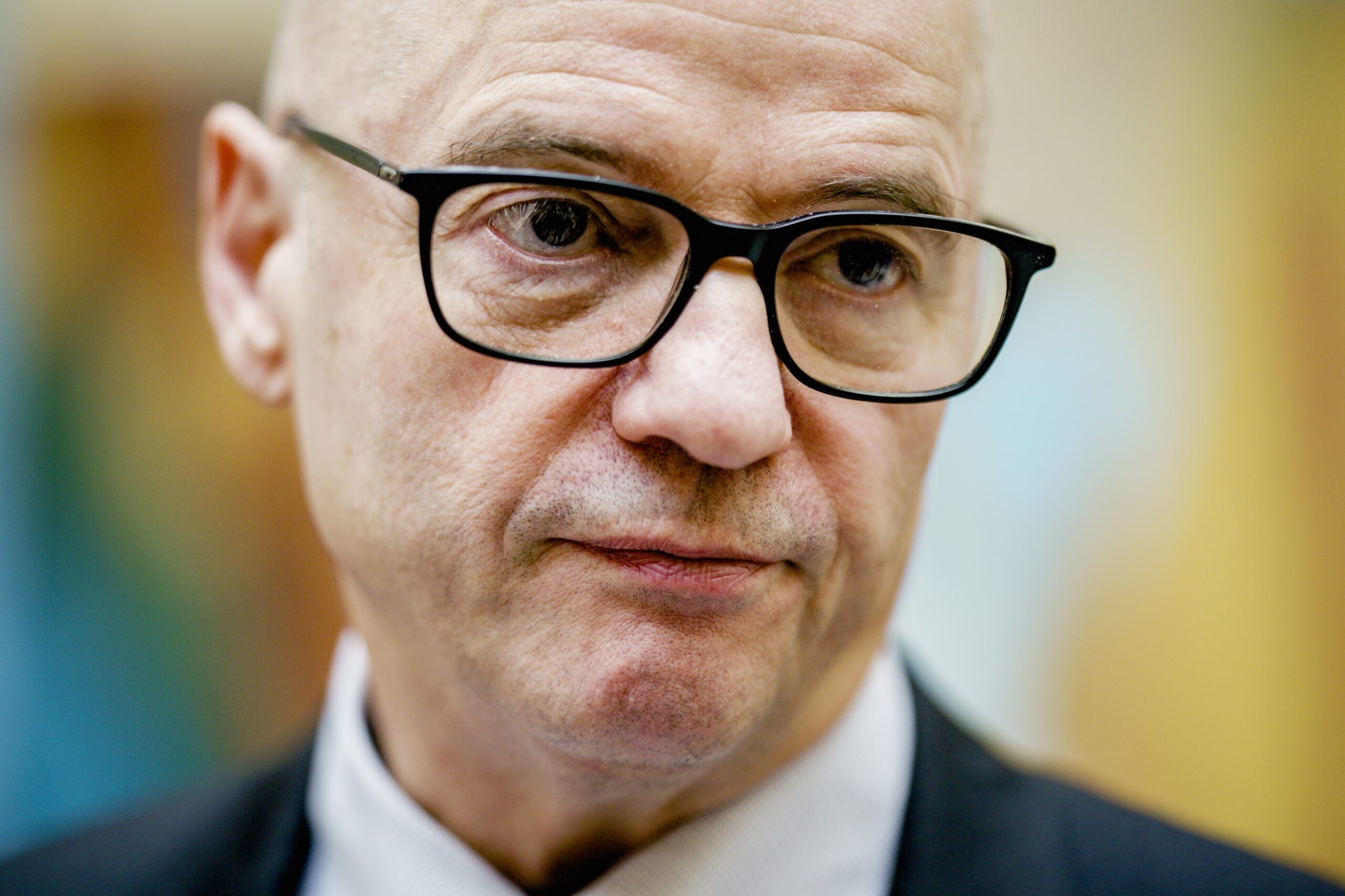 Odd-Roger Enoksen (Sp) måtte gå av som forsvarsminister etter at det blei kjent at han hadde hatt eit forhold til ei 18 år gammal kvinne medan han var minister. Foto: Stian Lysberg Solum / NTB/NPK