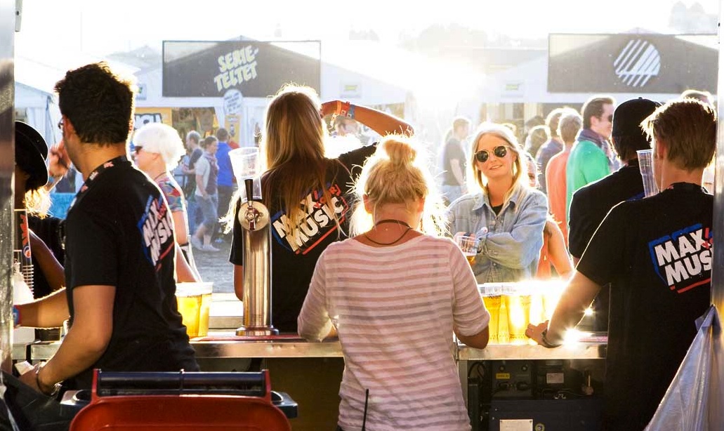 Uten stålgrep om ølsalg på festivalområdet, ville ikke Øyafestivalen klart å gå i pluss. Foto: Øyafestivalen, Johannes Granseth
