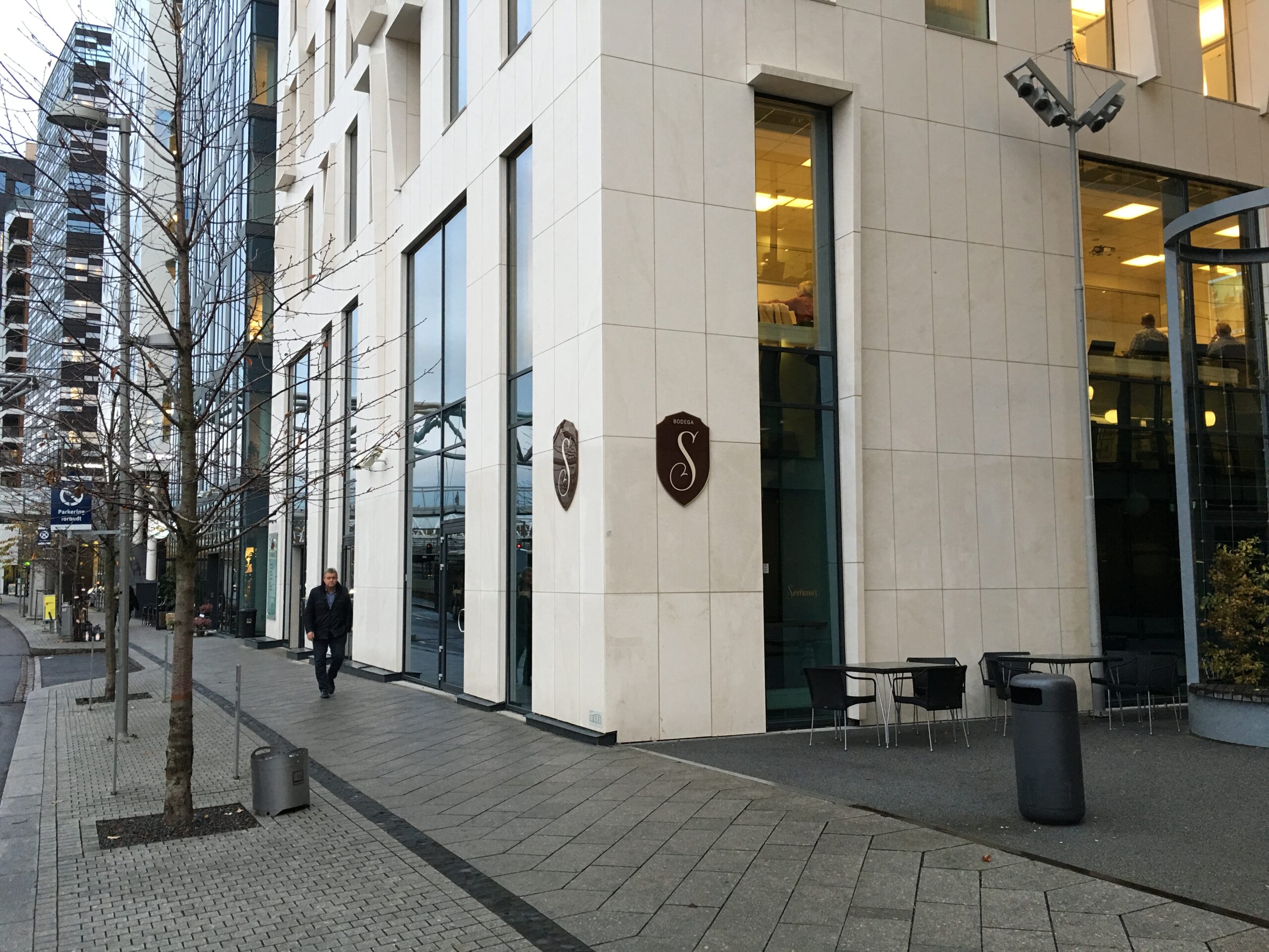 Juan P. Serrano har gitt opp å drive serveringssted i det eksklusive barcodekvartalet.