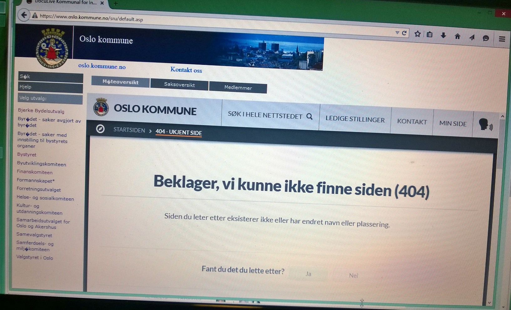 Skjermdump av Oslo kommunes webside 14. og 15. februar 2015. Linkene til kommunens politiske dokumenter er kuttet. - Frustrert lokalpolitiker leter etter sakskart på kommunens nye nettside til komitemøte i bydel i Oslo. Dette er ikke bra, skriver, skriver Brit Inglingstad i en tweet.