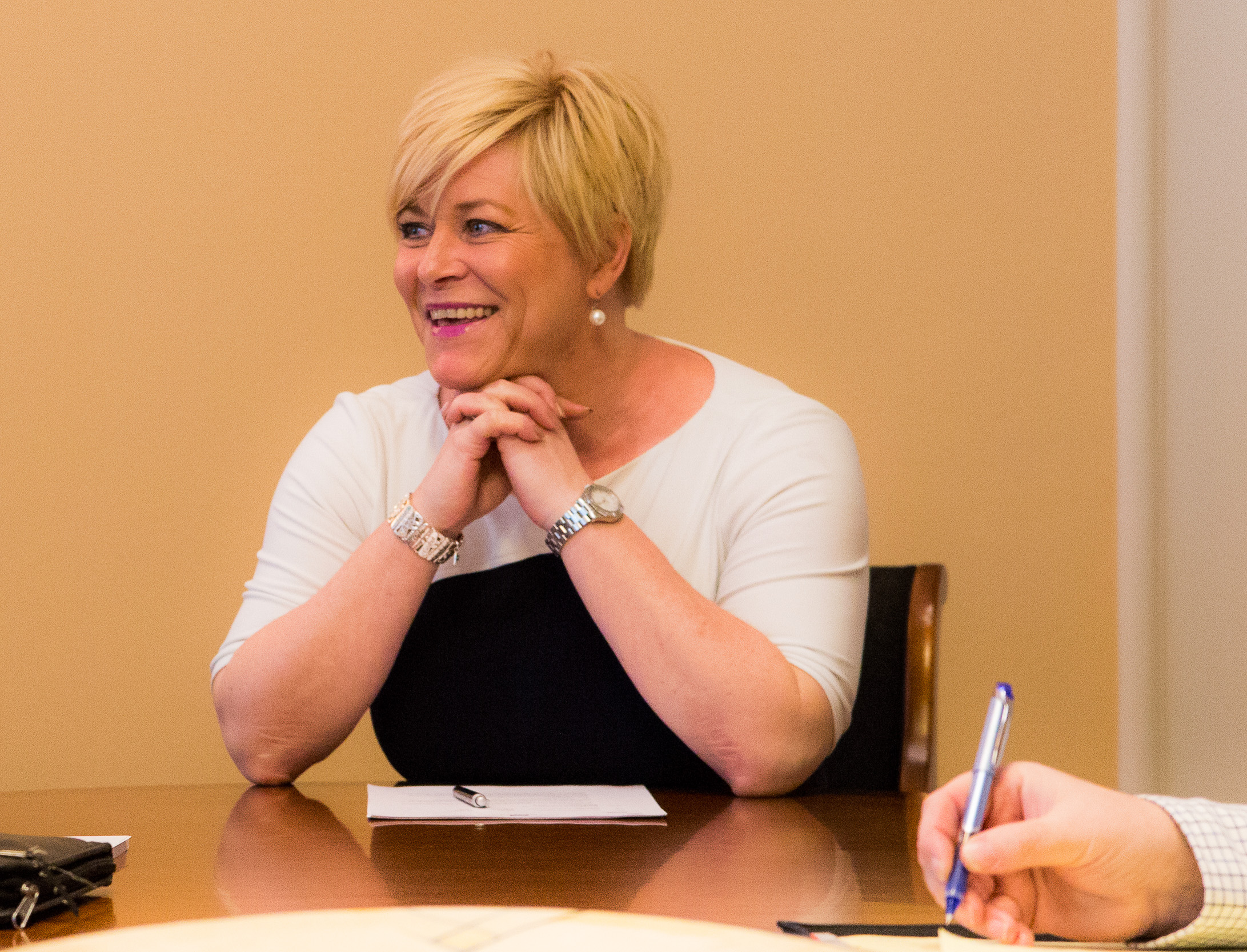 Ris og ros: Finansminister Siv Jensen får ros for å innføre momsfrie nyheter på nett, men ris for å ikke gjøre momsfritaket gjeldende for alle typer digitalt innhold. Foto: Finansdepartementet