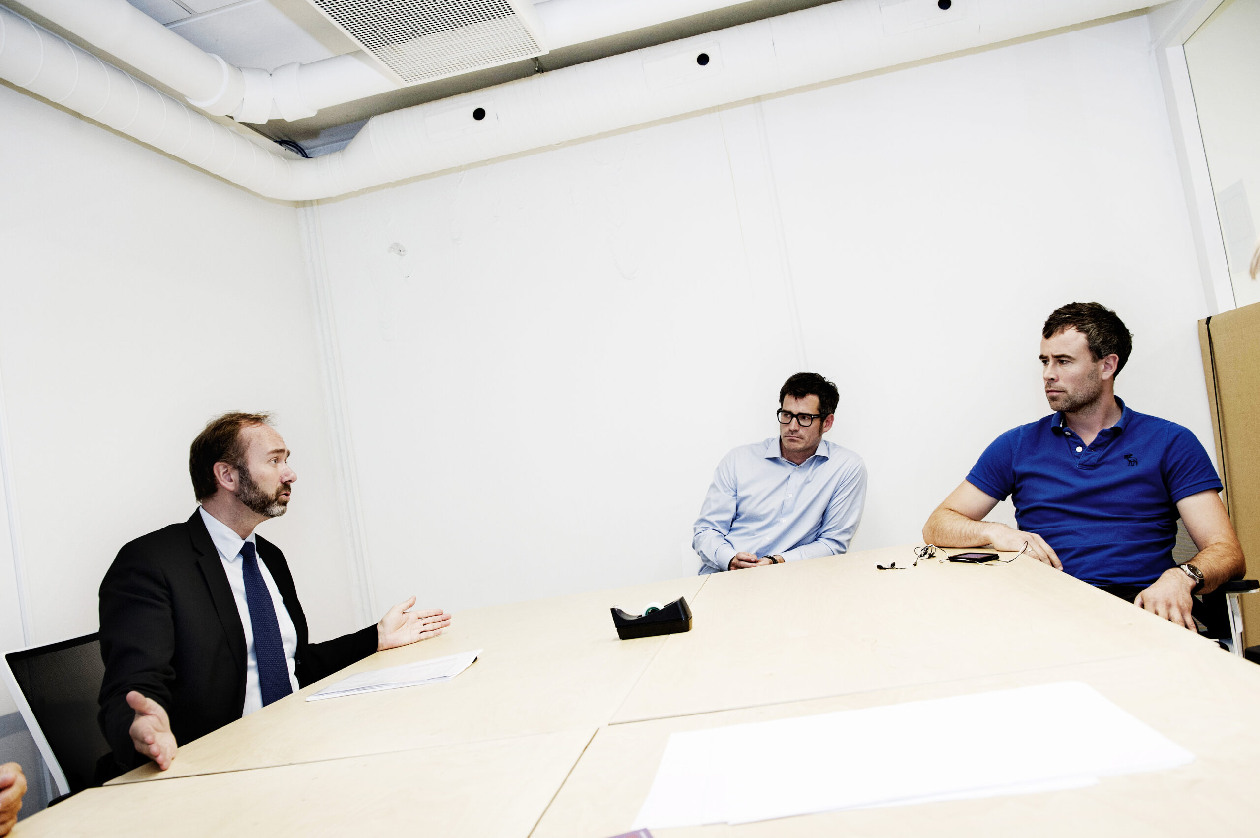 Stay har vært et av techinkubatoren Startuplabs trekkplastre når storpolitikere er på besøk, som her i 2012 da daværende næringsminister Trond Giske var på besøk: Fra venstre Trond Giske, Alexander Woxen og Stay-gründer Joachim Paasche. Foto: Gorm K. Gaare.