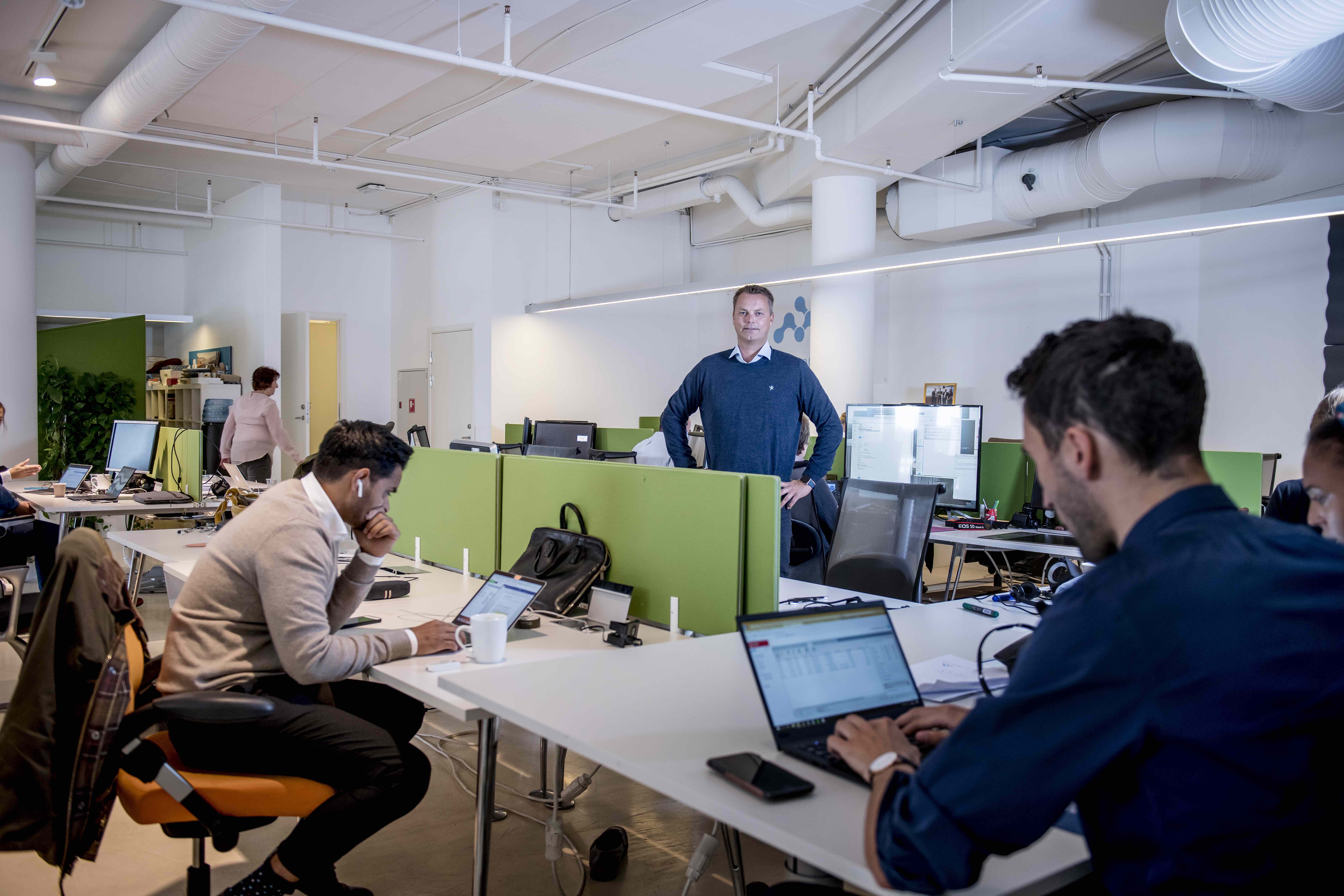 Etter snart to år som forretningsmann i New York, konstaterer Stian Rustad at det norske byråkratiet er blitt meget enkelt å forholde seg til.  Forenkling og digitalisering har kommet mye lenger enn i USA.  Foto: Gorm K. Gaare.