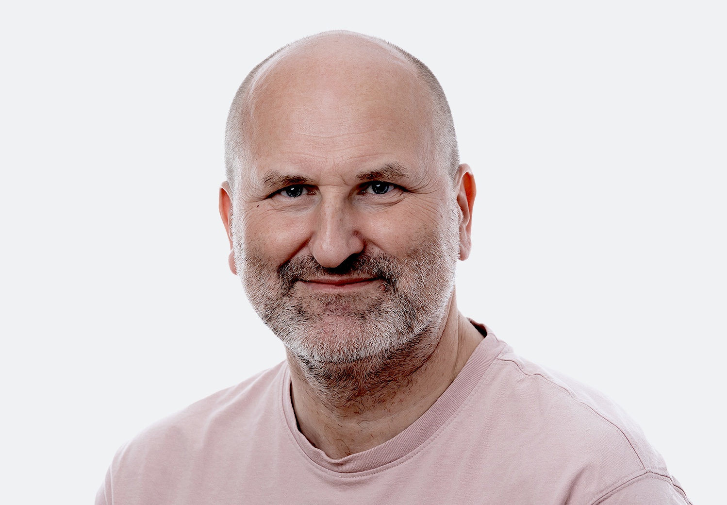 Kvemmingen Stig Terje Tolo frå Norheimsund bur i Oslo og har god nytte av pendlarkontoret i heimbygda. Foto: Heidi Molstad Andresen / NPK