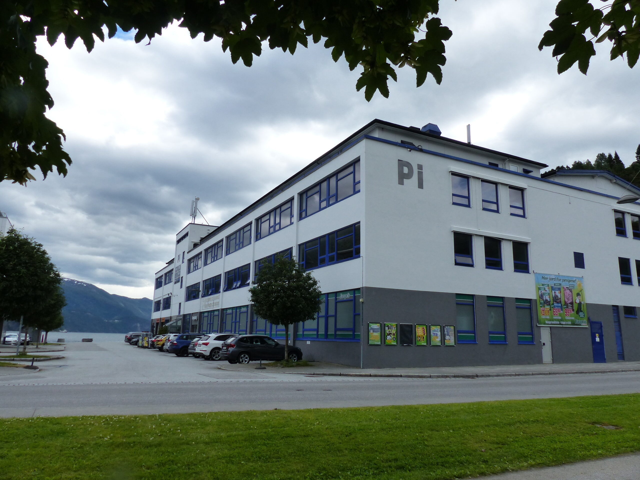 Den permanente industriutstillinga held til i øvste etasje av PI-bygget i sentrum av Stranda. Foto: Helge Søvik.
