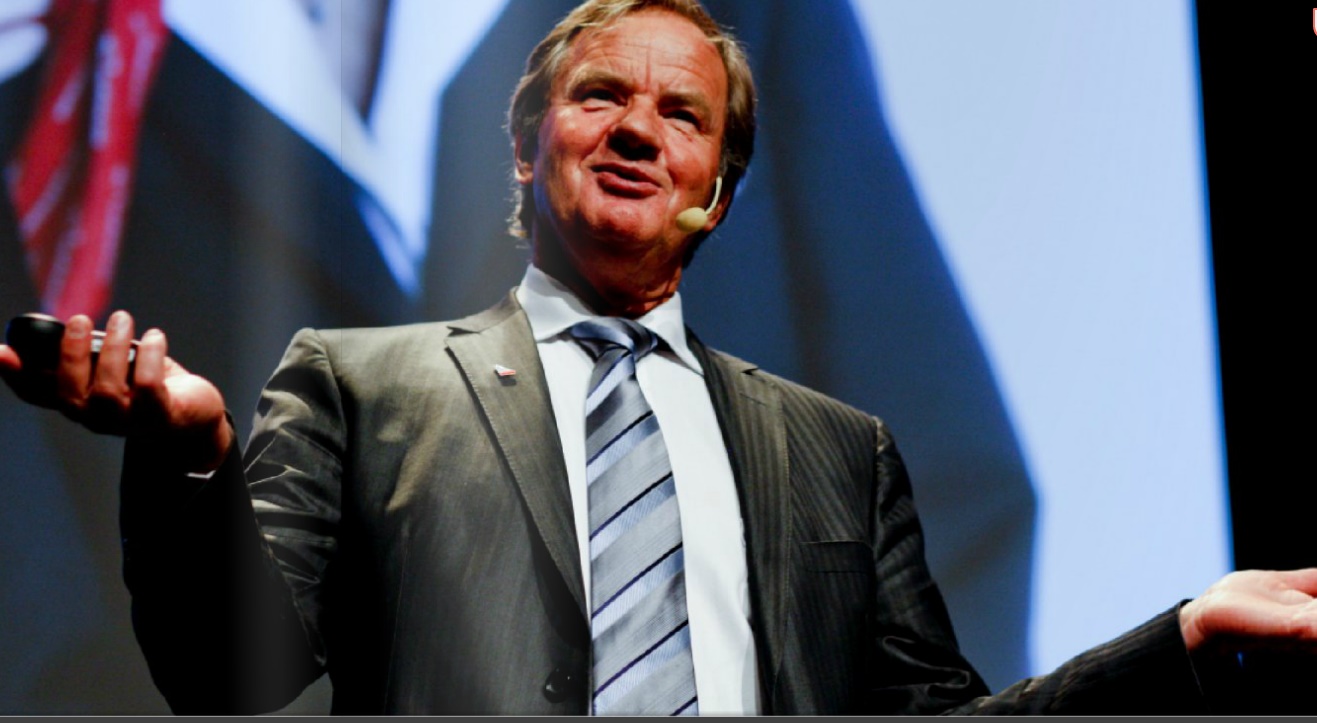Takket nei. Toppsjef Bjørn Kjos og flyselskapet Norwegian fikk tilbud omlavrisikolån på 100 millioner kroner fra Innovasjon Norge, men takket nei. Foto: Scanpix