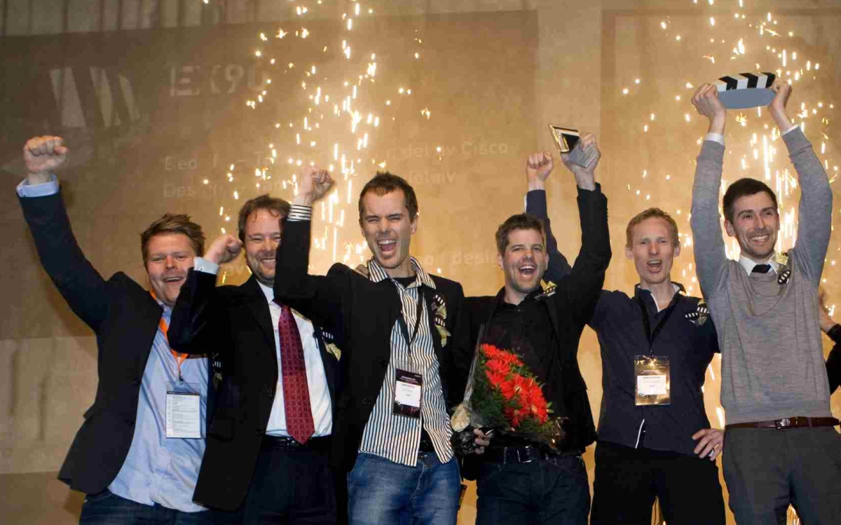 EDRET PÅ DESIGNDAGEN: Fra venstre - Morten Iveland, Snorre Kjesbu, Gaute Hovdal, Hallgrim Sagen, Simen Andresen og Ivan Marius Kristiansen mottok Hedersprisen for god design 2011. Foto: Johnny Syversen.