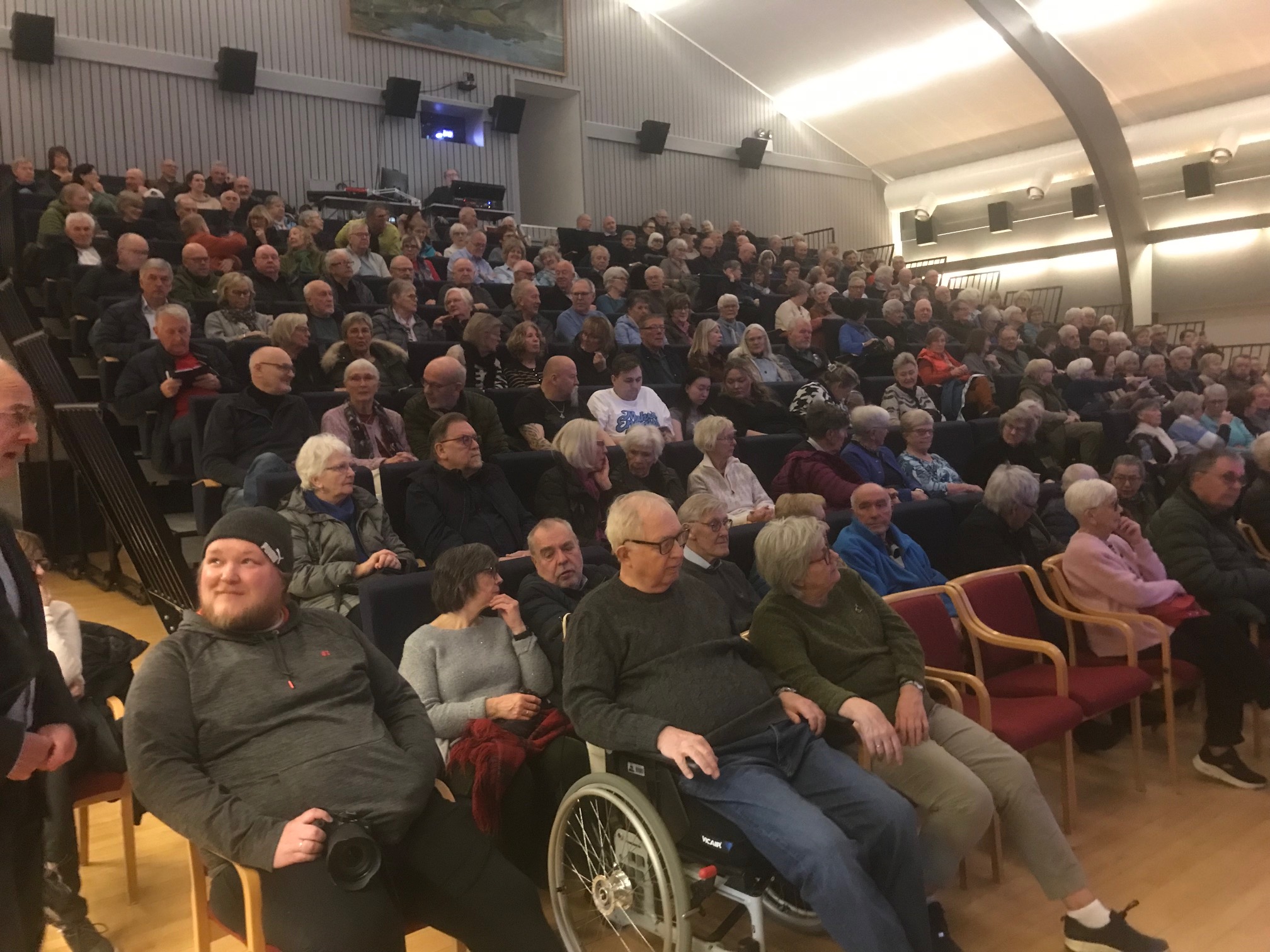 Dei som har høg utdanning har også lyst til å lære noko når dei går over i eit pensjonisttilvære. Det er stort sett fullt hus når Sykkylven seniorakademi har møte i Kulturhuset.