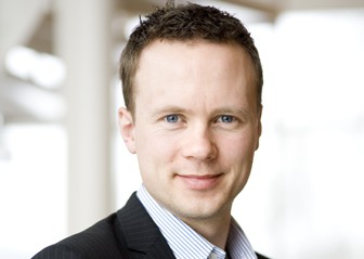 Over 2000 unge lederspirer vil prøve seg som sommervirkar for toppsjef Anders Øwre-Johnsen i det omstridte Adecco. Foto: Adecco.