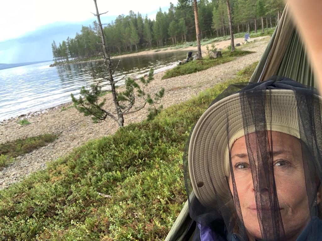 Avslappende med myggnetting.
