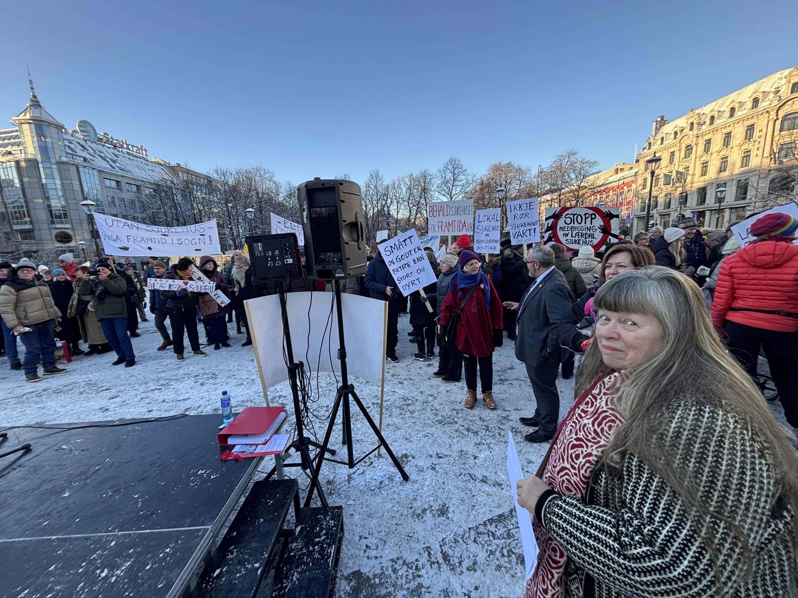 / namn / &laquo;Akkurat no kjenner eg veldig sorg og pessimisme for heile sjukehuset. Det kjennest svart.&raquo;