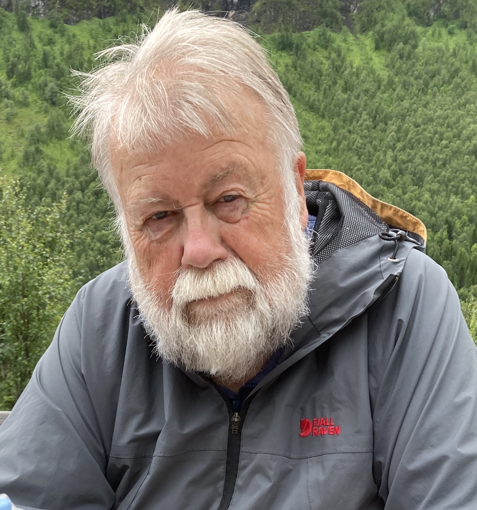 / namn/ &laquo;Utanlandske spekulantar vil prøve å slå tilbake mot dei gamle visjonane om lokal makt over naturressursane.&raquo;